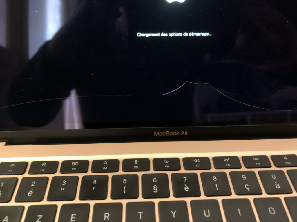 Ecran macbook air M1 fissuré