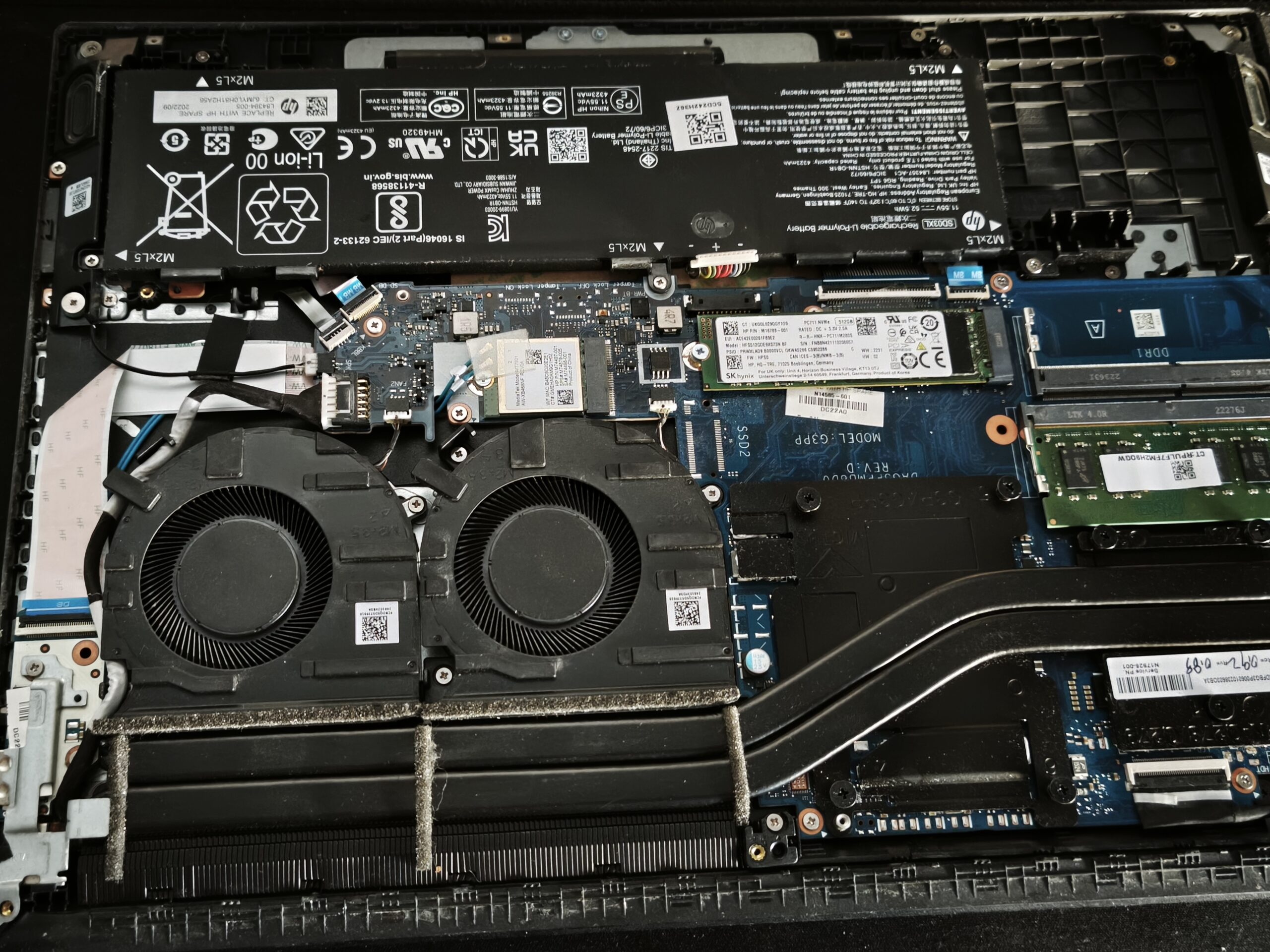 Entretien d'un pc portable symptôme lenteur surchauffe écran noir redemarrage