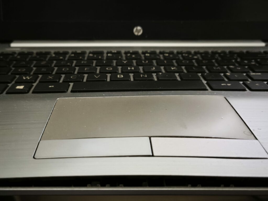 Remplacement d'une batterie gonfler sur un pc portable HP